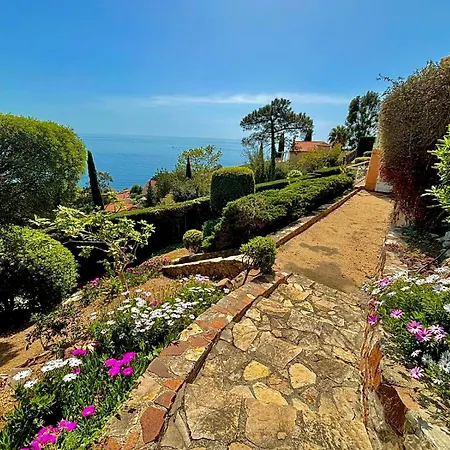 Βίλα Provencale Vue & Piscine Privee *