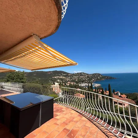 Provencale Vue & Piscine Privee *