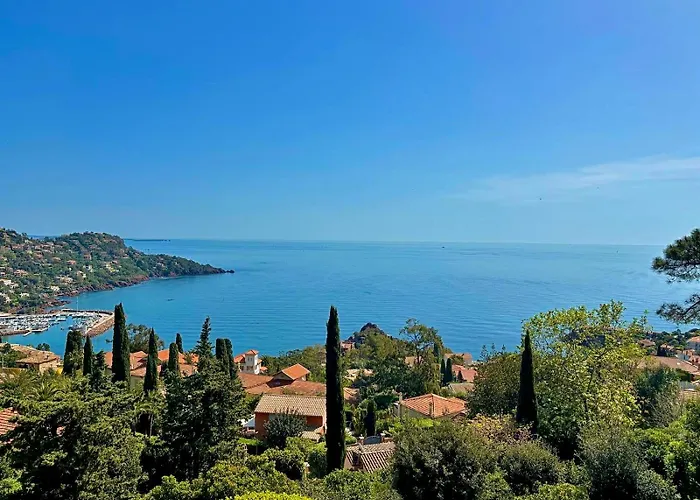 Βίλα Provencale Vue & Piscine Privee Saint-Raphaël