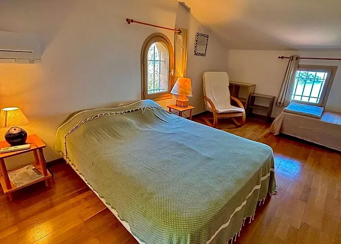 Provencale Vue & Piscine Privee * Saint-Raphaël